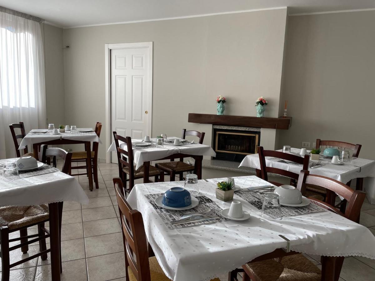 Casa Azzurra Camere Serravalle Sesia Bagian luar foto